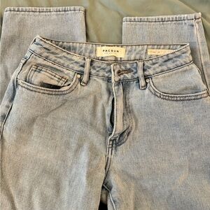 PacSun Mom Jeans - size 24 semi cropped